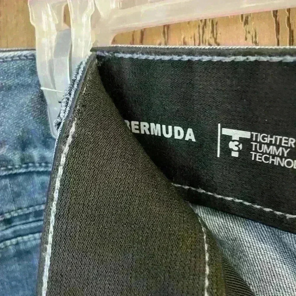 Lane Bryant Bermuda Jean Shorts NWOT - Picture 5 of 9